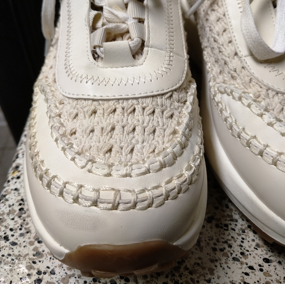 Shoes - Picture 2 of 8